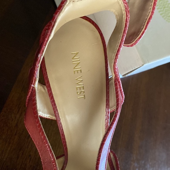 Size 10 Nine West 4inch heel scandal - Picture 3 of 8